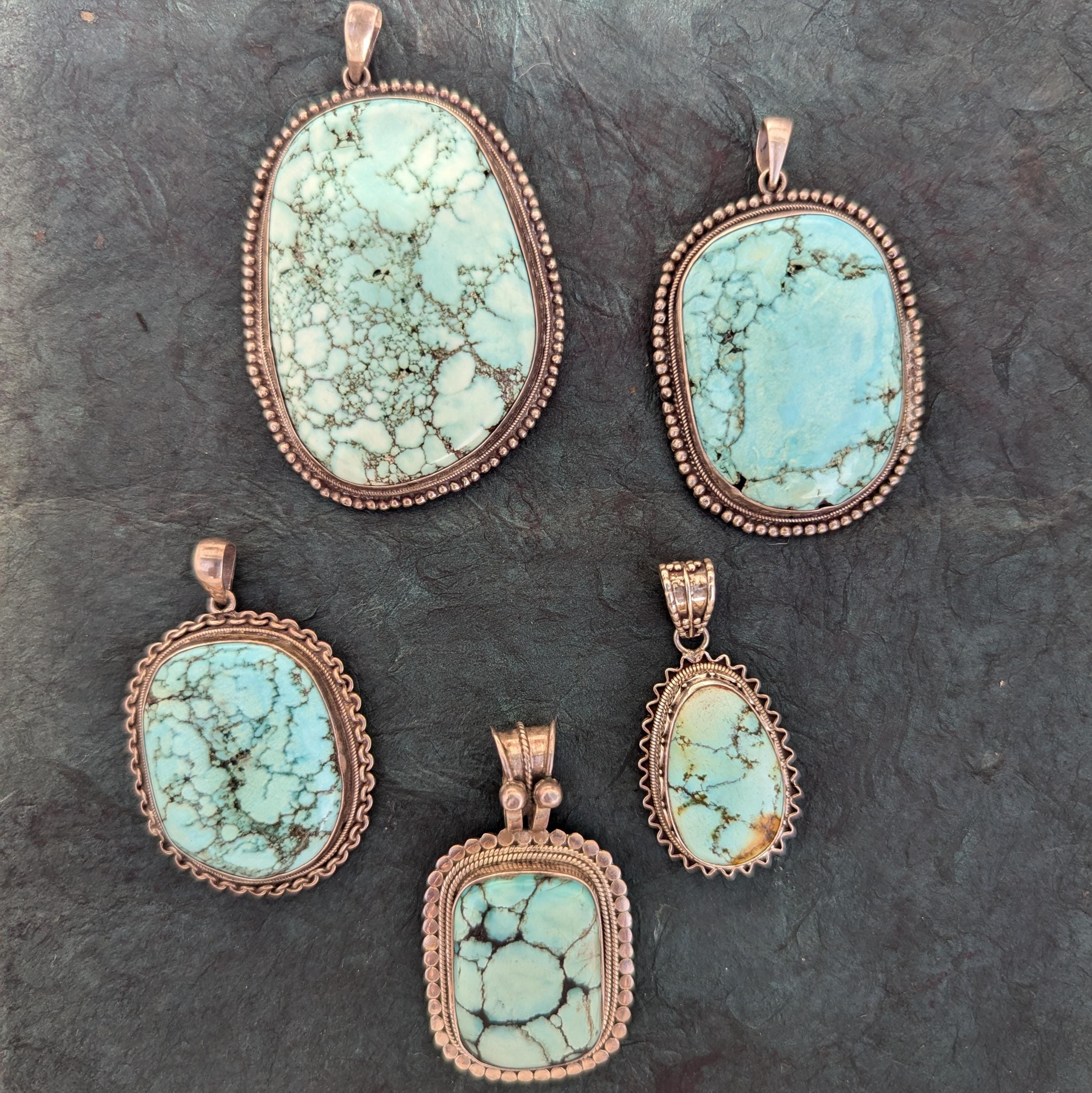 Turquoise gemstone Blue Turquoise 925 Sterling Silver Pendant.  (T1101-006.4)