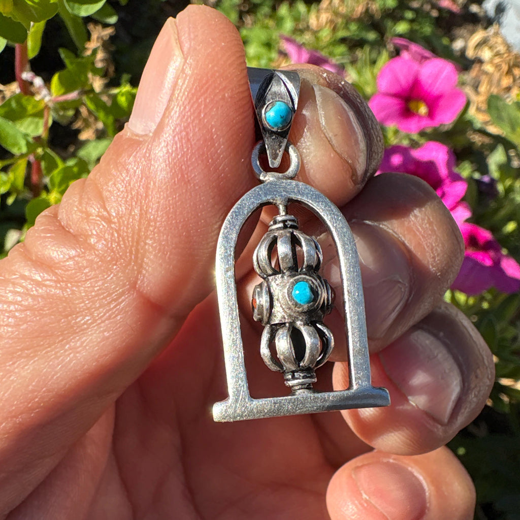 P5/9-Dorje Prayer Wheel pendant. Handmade in Nepal from silver with stone. (T12-3/9)