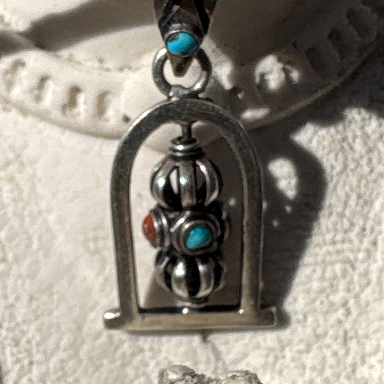 P5/9-Dorje Prayer Wheel pendant. Handmade in Nepal from silver with stone. (T12-3/9)