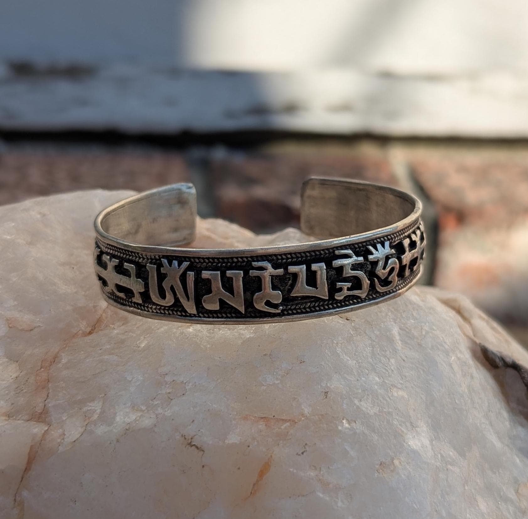 VINTAGE Tibetan Buddhist Mantra Cuff BRACELET: Om Mani Padme Hum Cuff CB-110