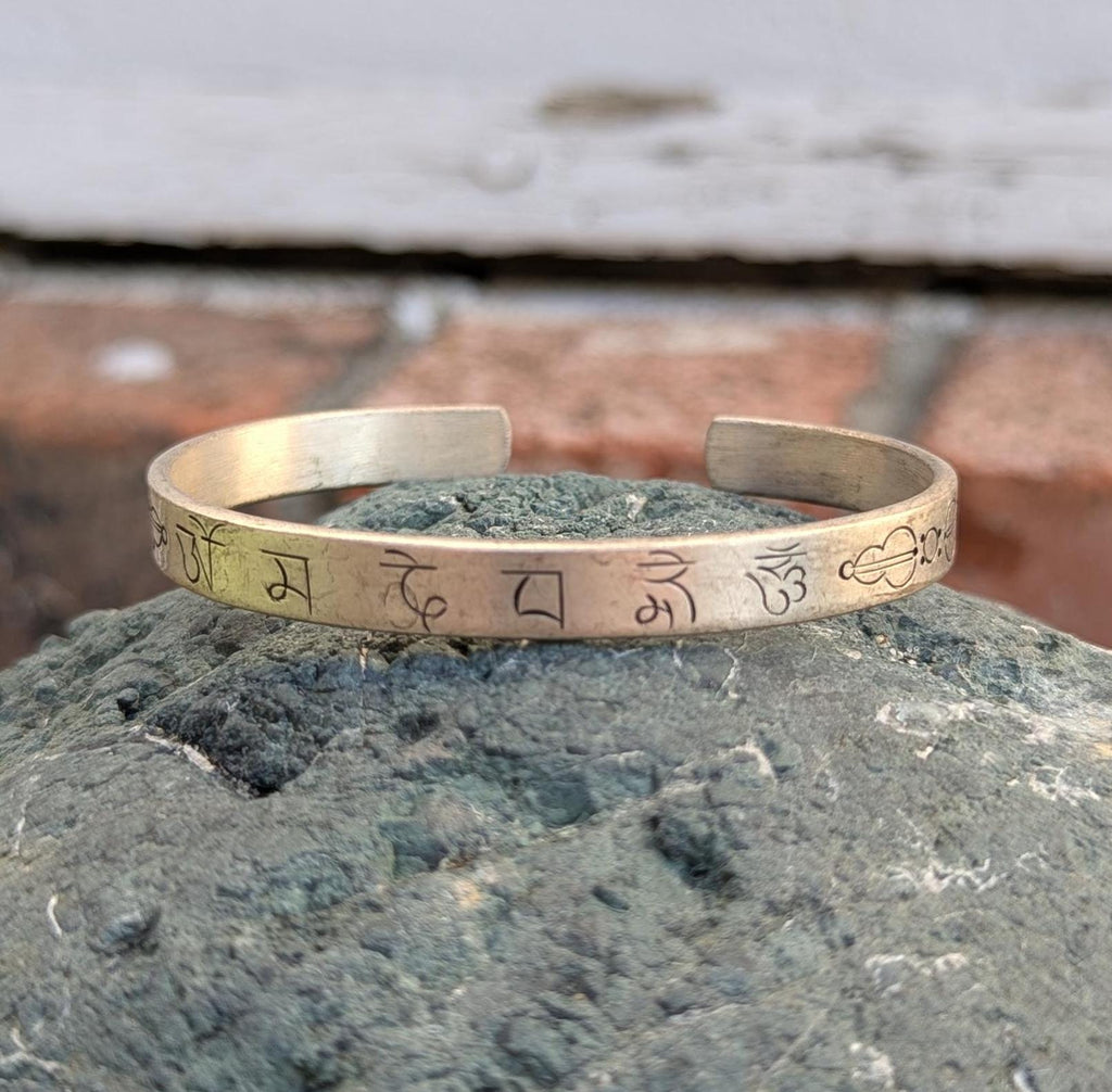 VINTAGE Tibetan Buddhist Mantra Cuff BRACELET: Om Mani Padme Hum Cuff CB-111