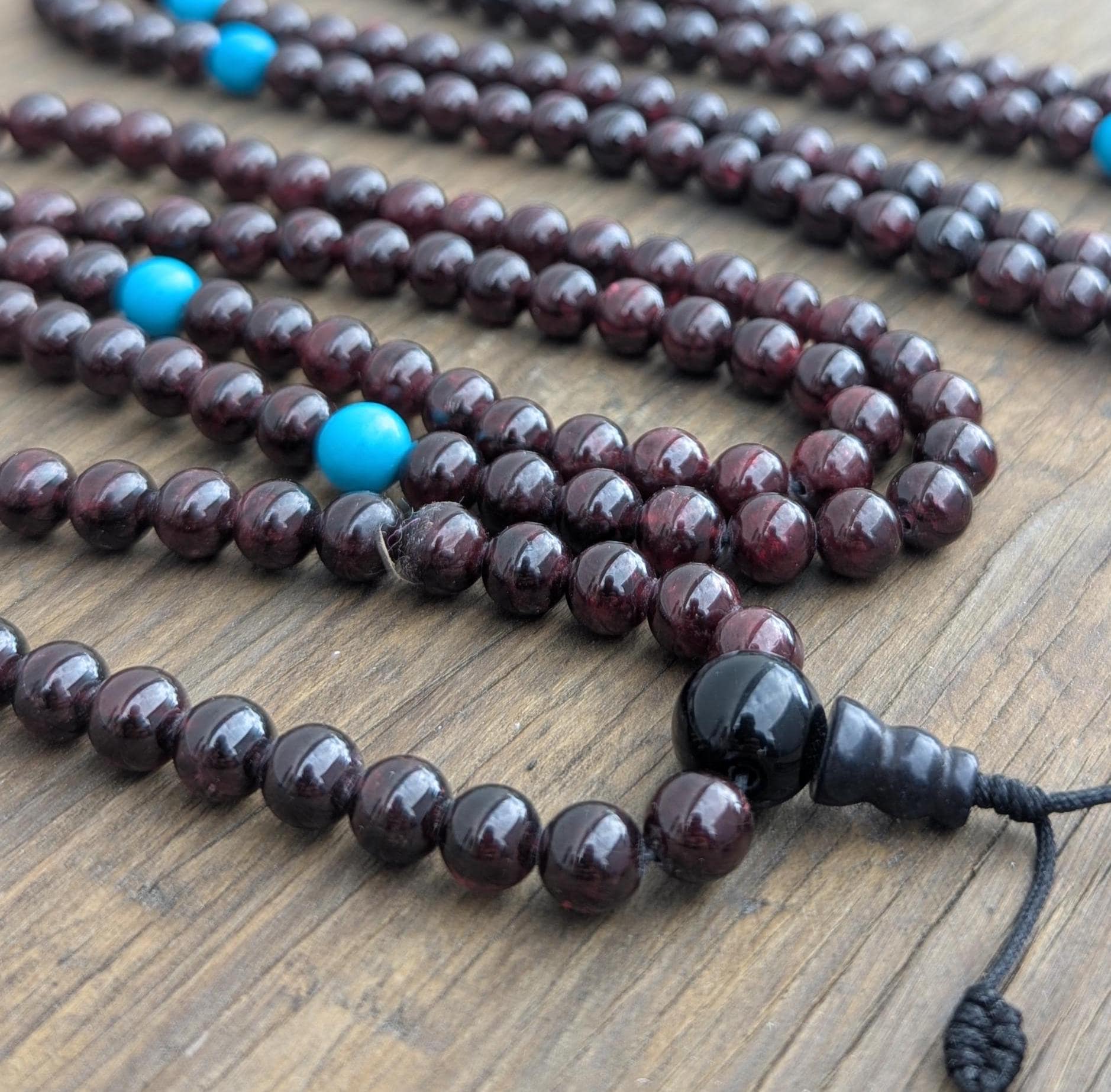 Handmade Tibetan Dark Garnet Bead Mala with Turquoise Guru Bead (bm-118)