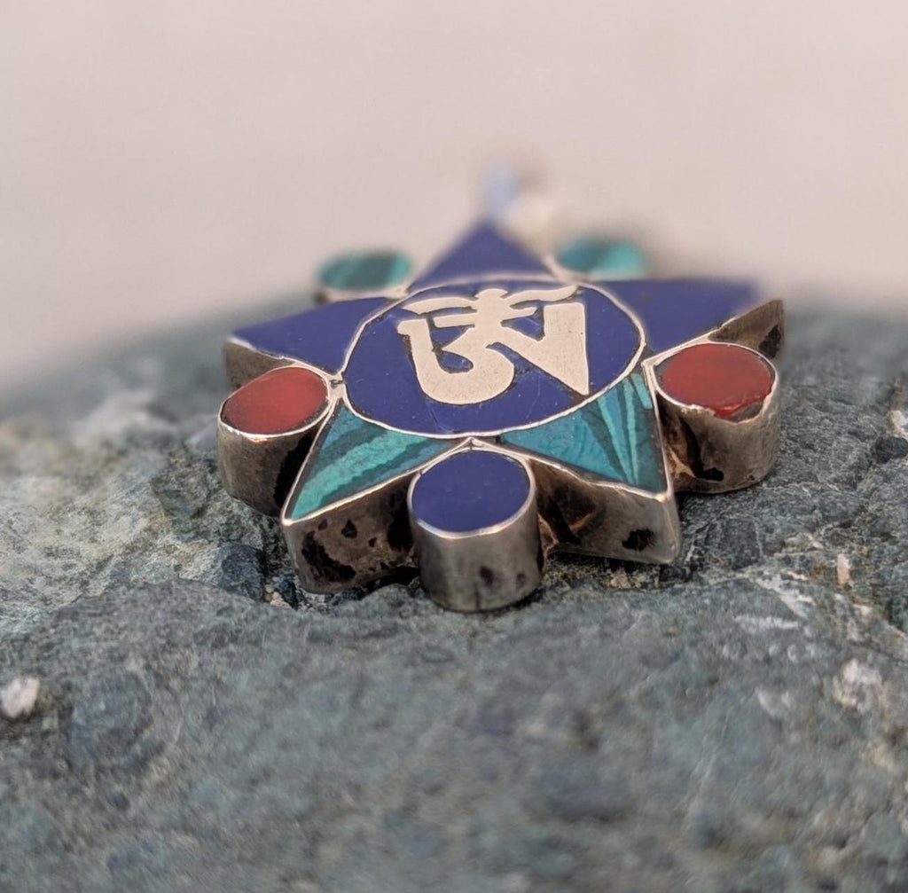 P3/68-Central Om inlay Silver Pendant of  star shape (T12-068)