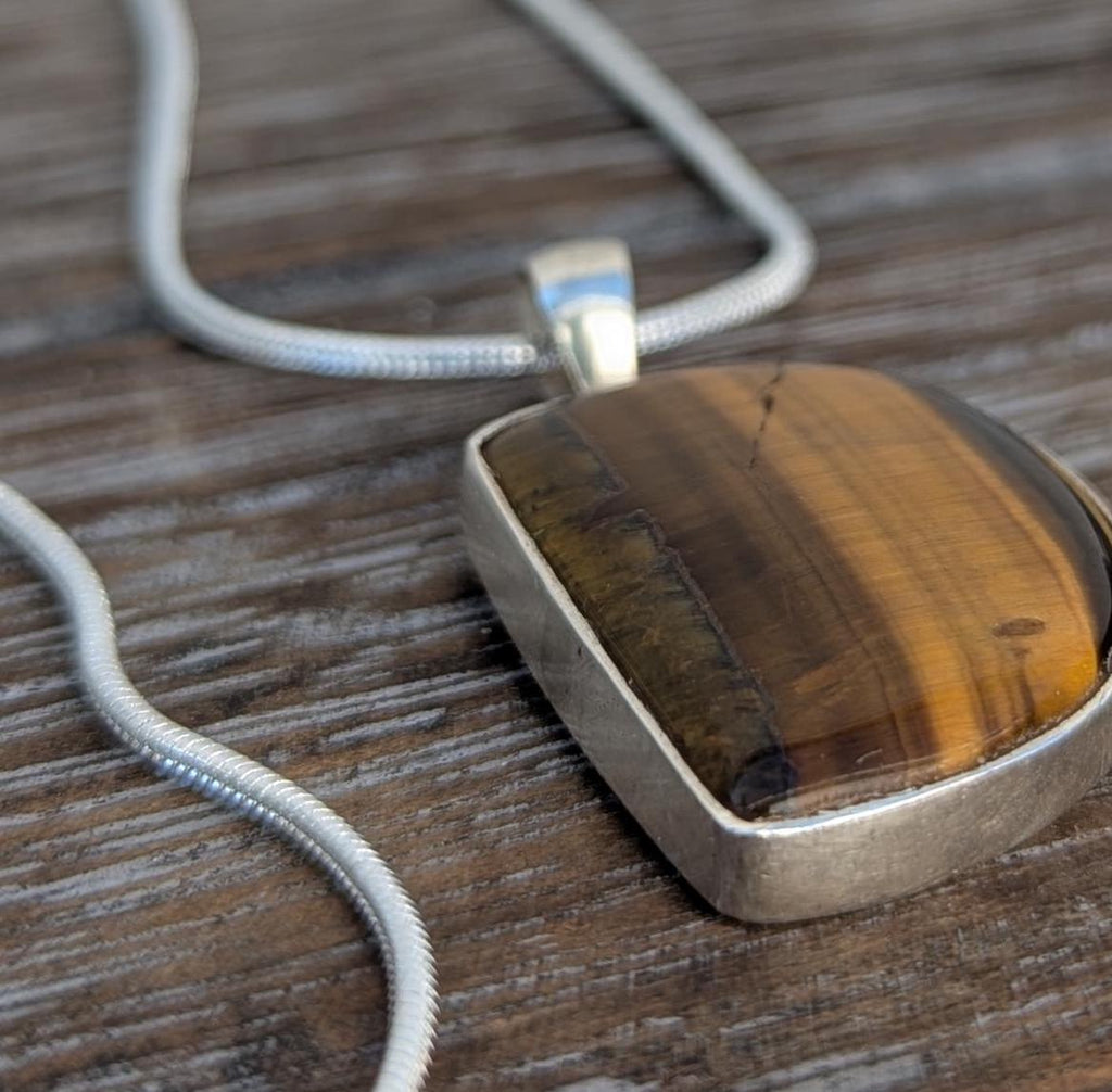 P3/52- Tiger Eye Amber stone Silver Pendant (T12-052)