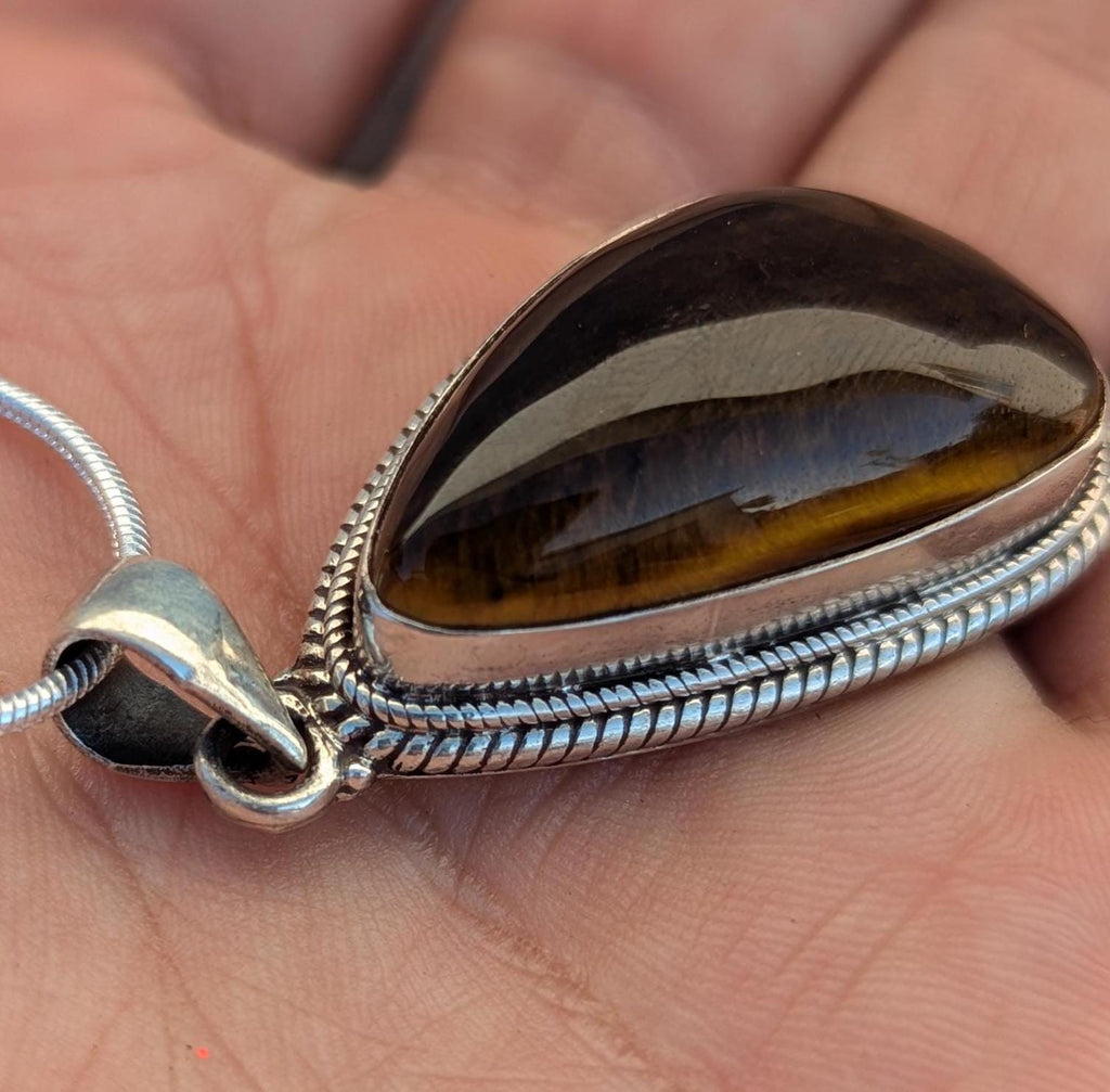 P3/50 - Tiger Eye Amber stone Silver Pendant (T12-050)
