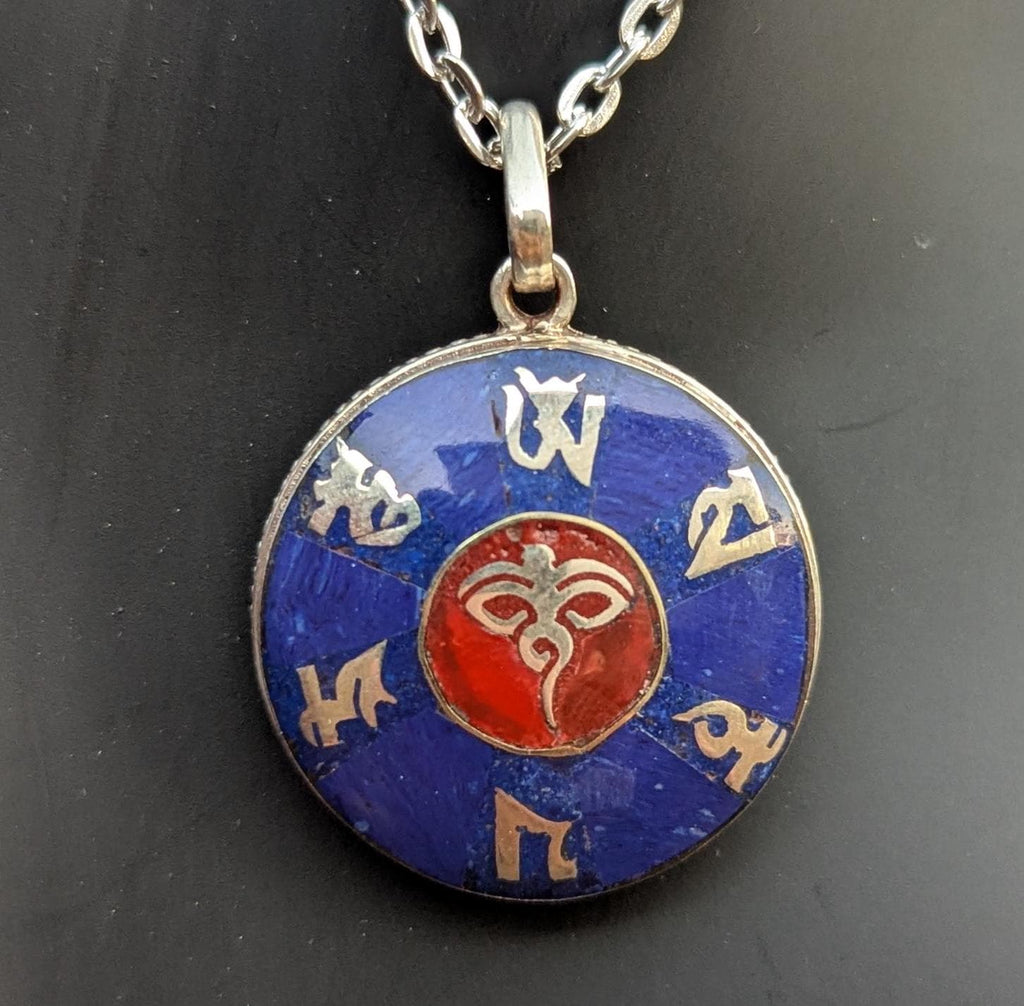 Om Mani Padme Hug, Buddhist Necklace Silver Pendant. (Central Buddha eye) (T1102-002.4)