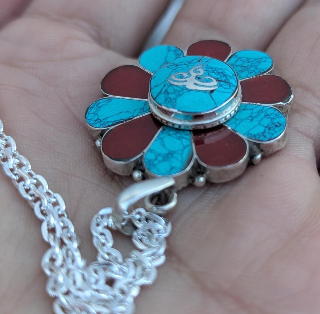 Blooming Flower inlayPendant with Turquoise and  red coral (Buddha eye in central)T1102-003