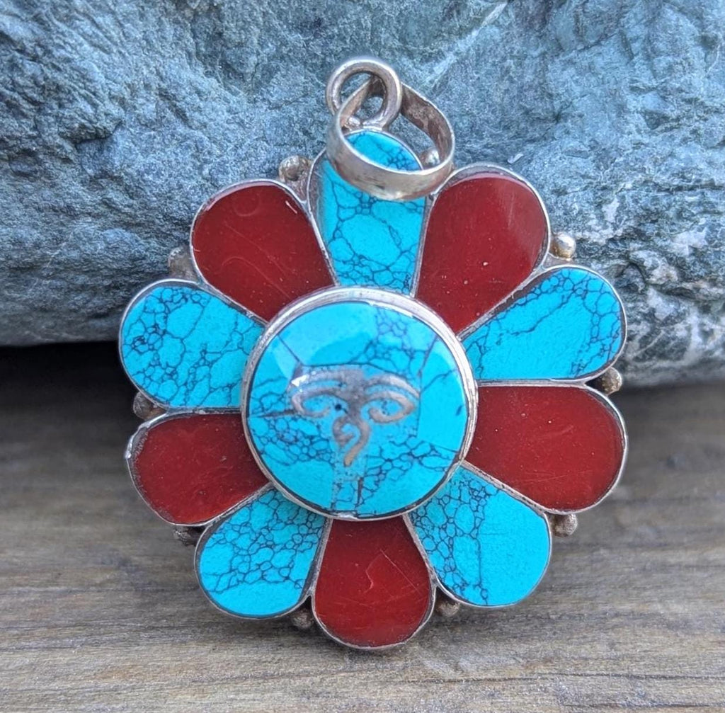 Blooming Flower inlayPendant with Turquoise and  red coral (Buddha eye in central)T1102-003