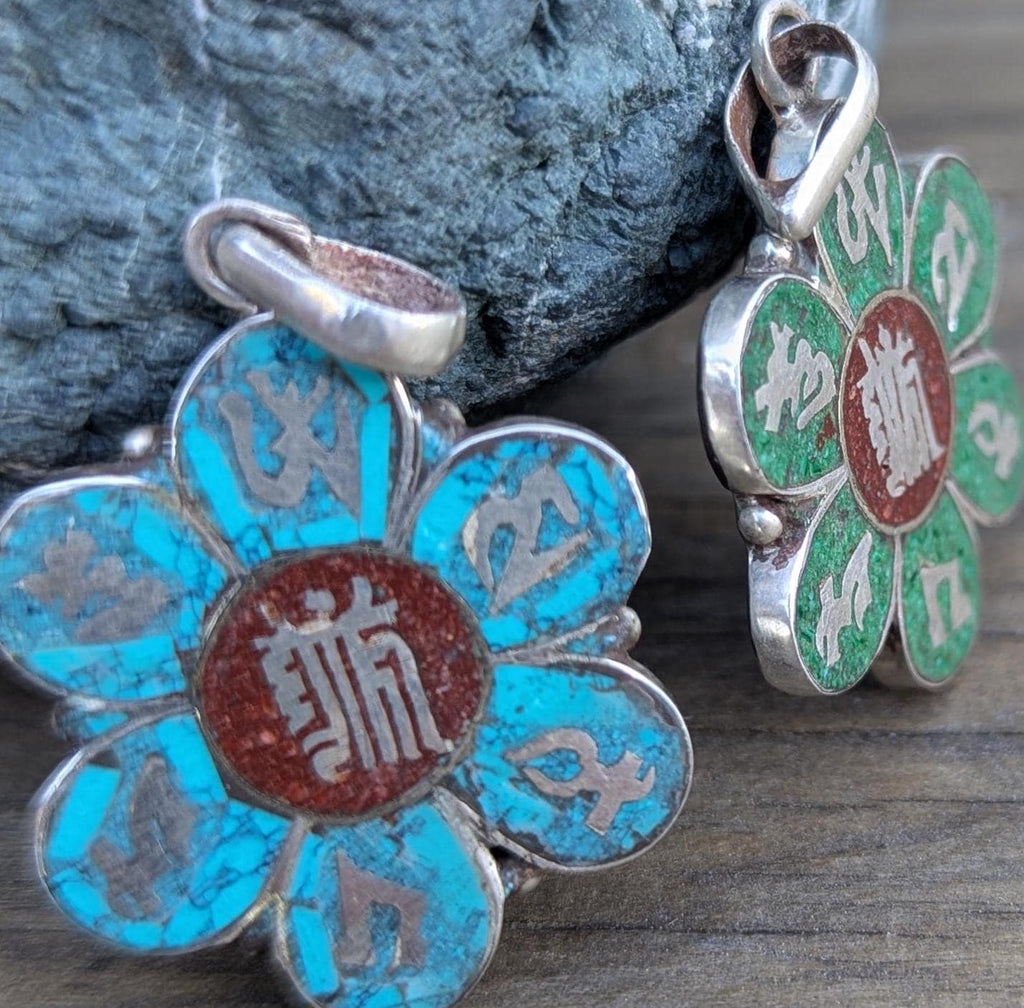 Om Mani Padme Hug, Buddhist Necklace Silver Pendant.  (T1101-006.12)