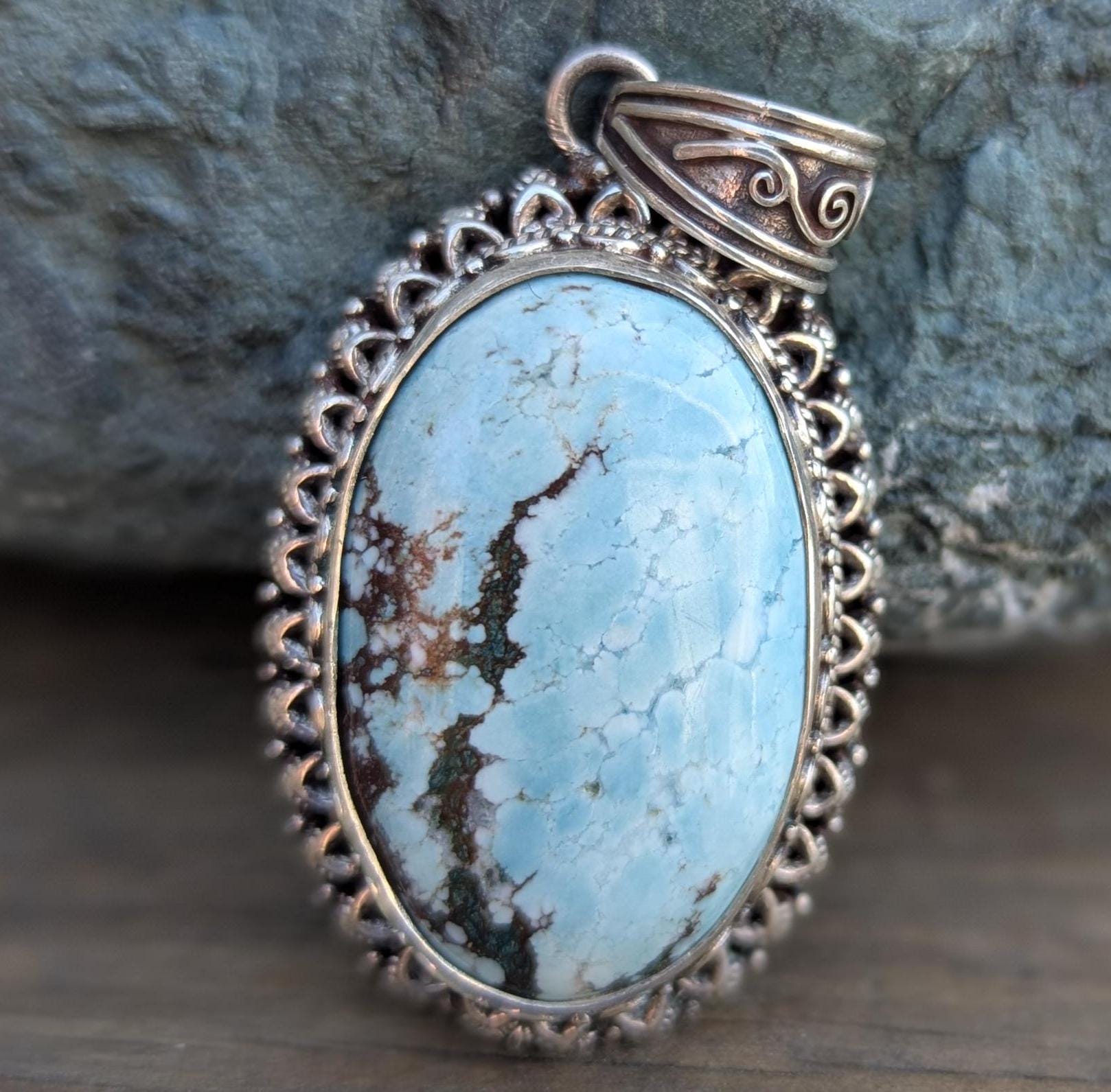 Turquoise gemstone Blue Turquoise 925 Sterling Silver Pendant.  (T1101-006.3)
