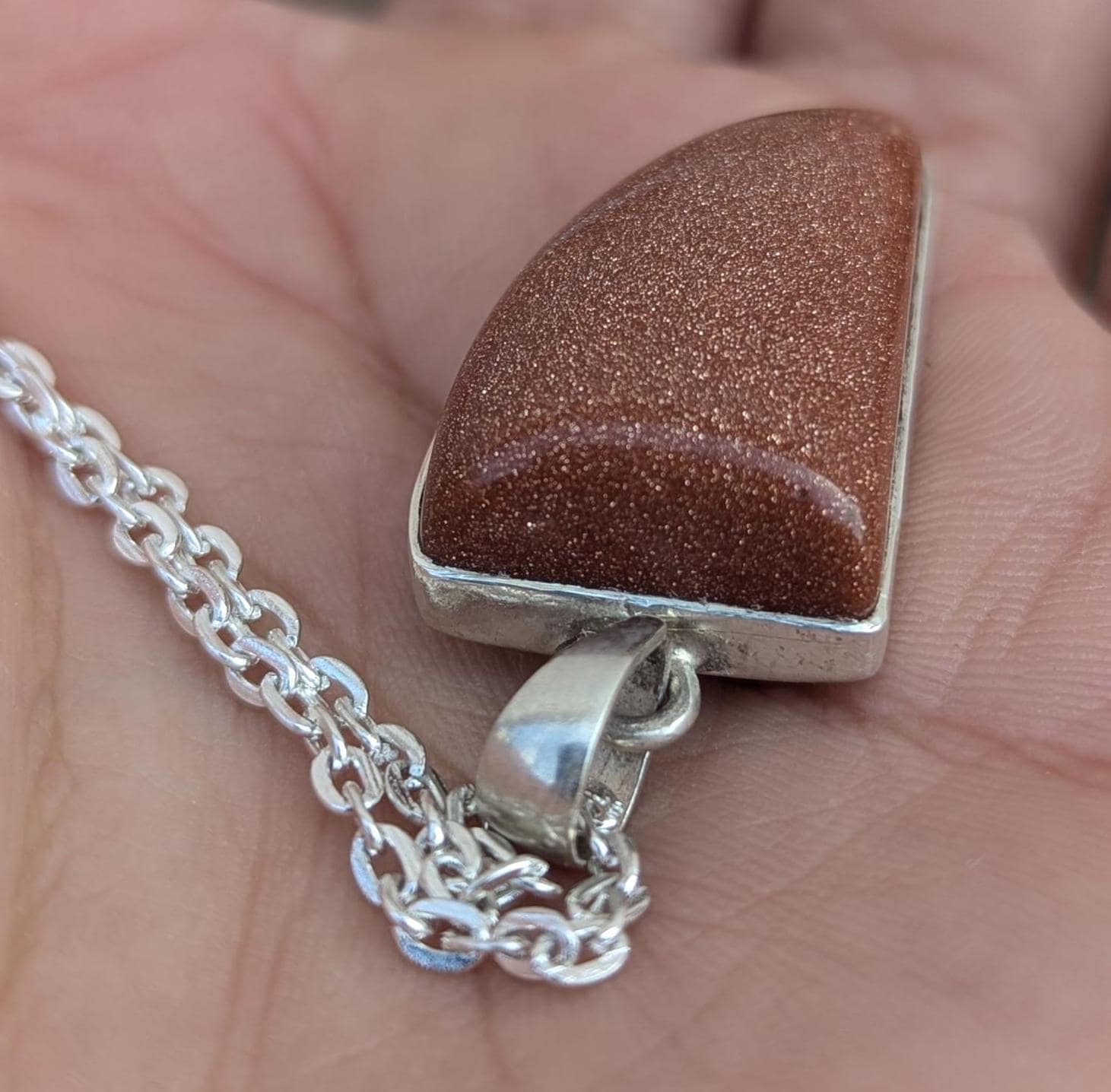 P3/14 - Natural Sunstone Pendant: 925 Sterling Silver (T12-014)