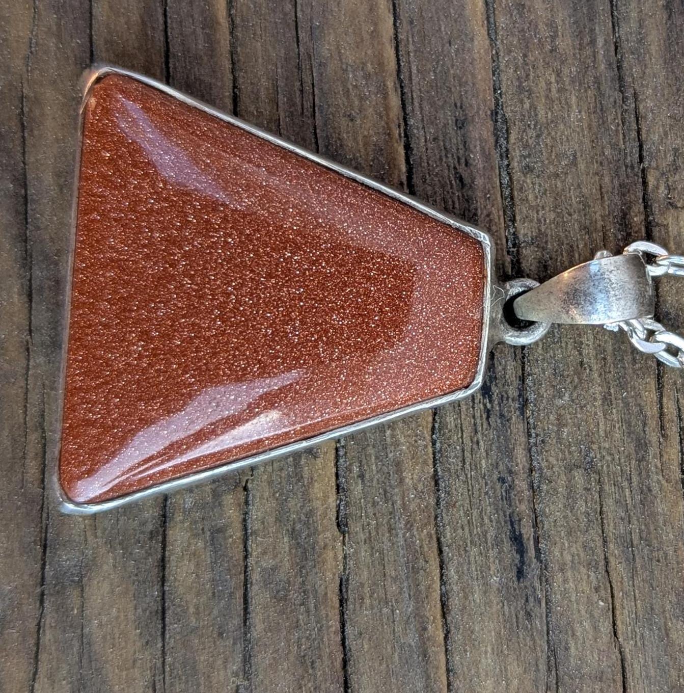 P3/13 - Natural Sunstone Pendant: 925 Sterling Silver (T12-013)