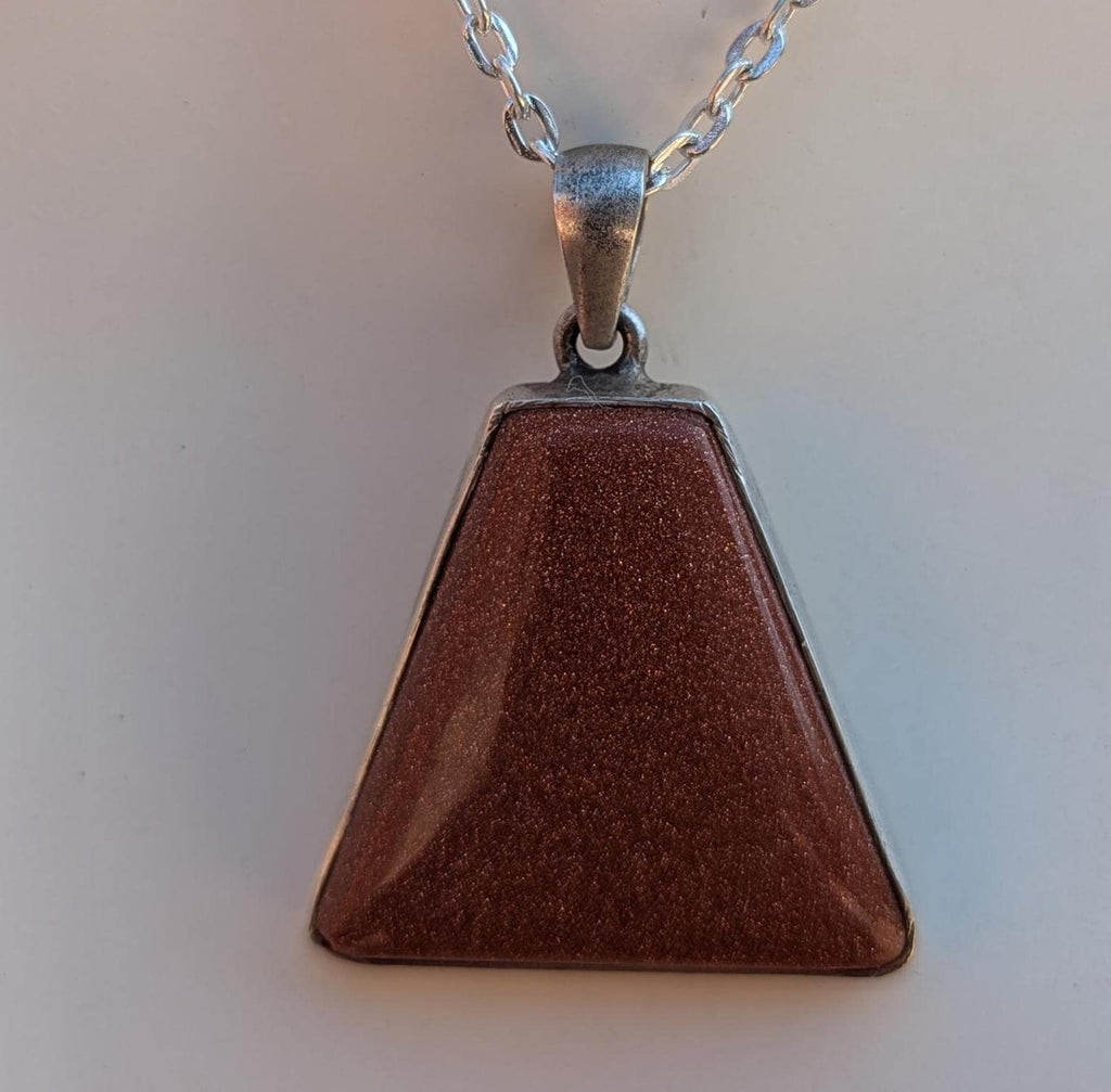 P3/13 - Natural Sunstone Pendant: 925 Sterling Silver (T12-013)