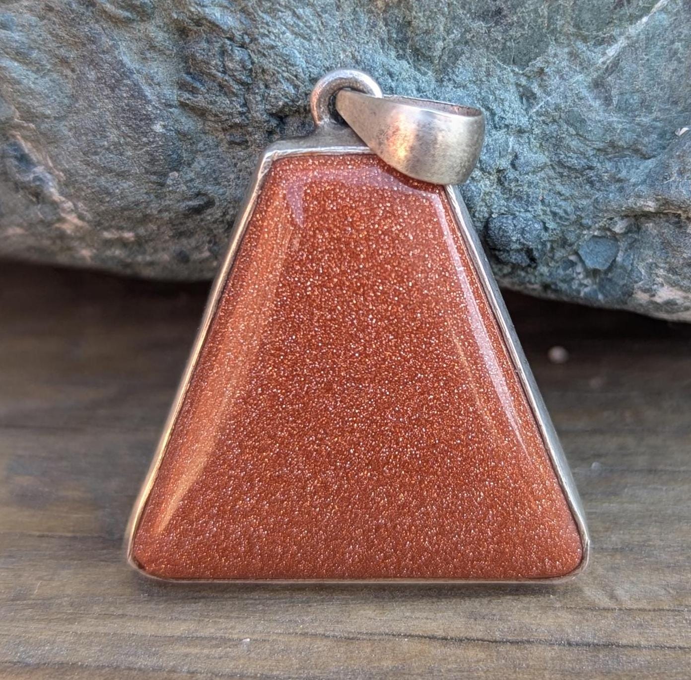P3/13 - Natural Sunstone Pendant: 925 Sterling Silver (T12-013)