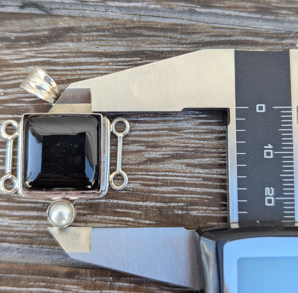 Silver Onyx Stone Pendant.(T1103-011)