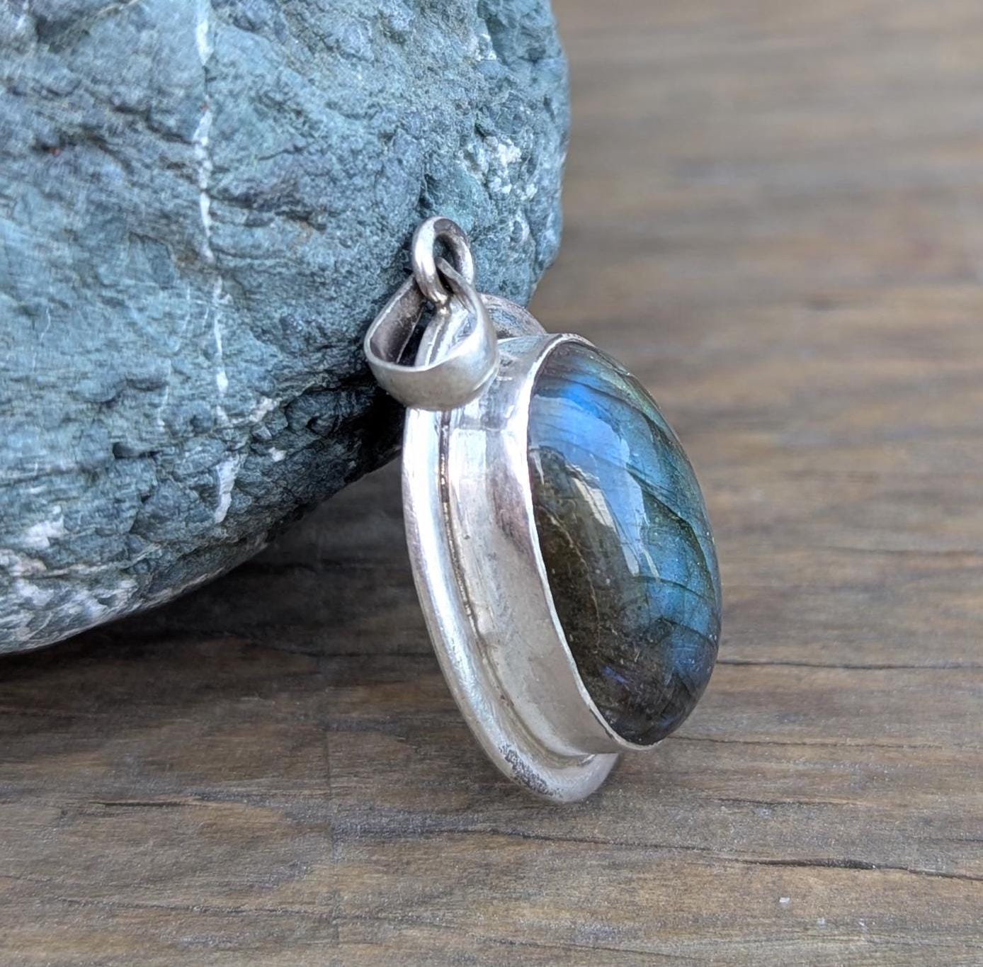 P3/46 - Labradorite Gemstone Handmade 925 Sterling Silver Jewelry Pendants (T12-046)