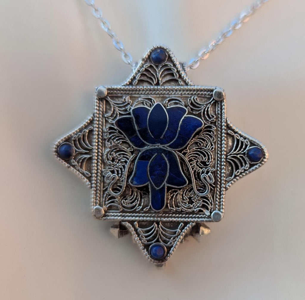 Tibetan Woman’s Amulet Box Necklace (Ga’u)Turquoise 925 Sterling Silver Pendant. (T1101-006.10)