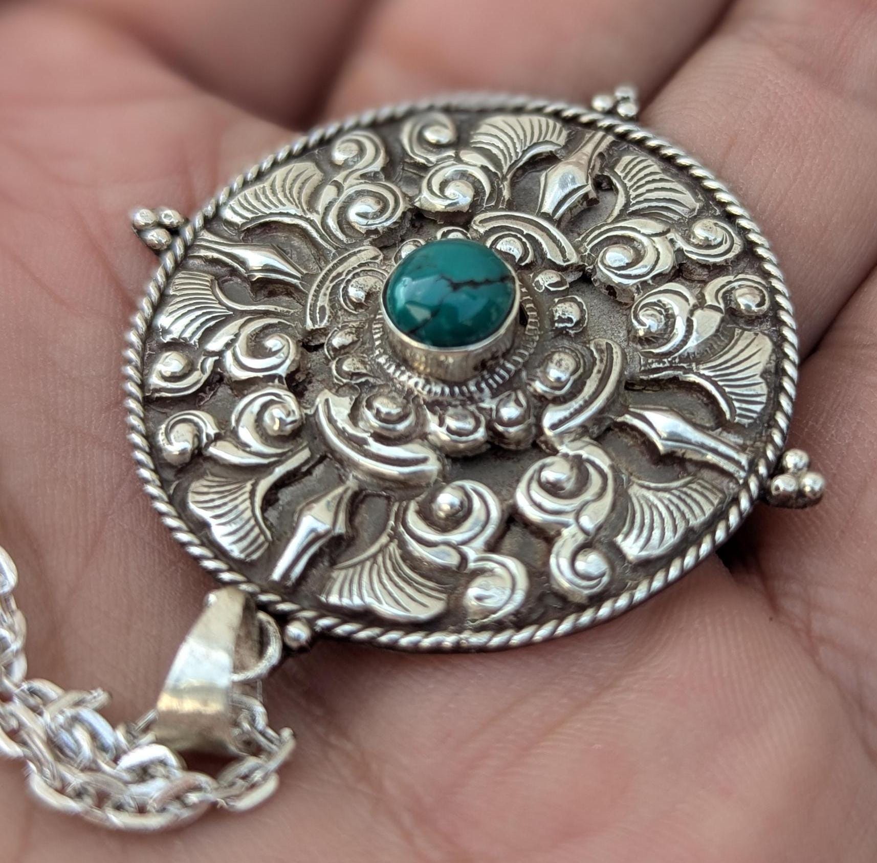 Silver Double Vajra Dorje Pendant(Central Turquoise) (T1102-009)