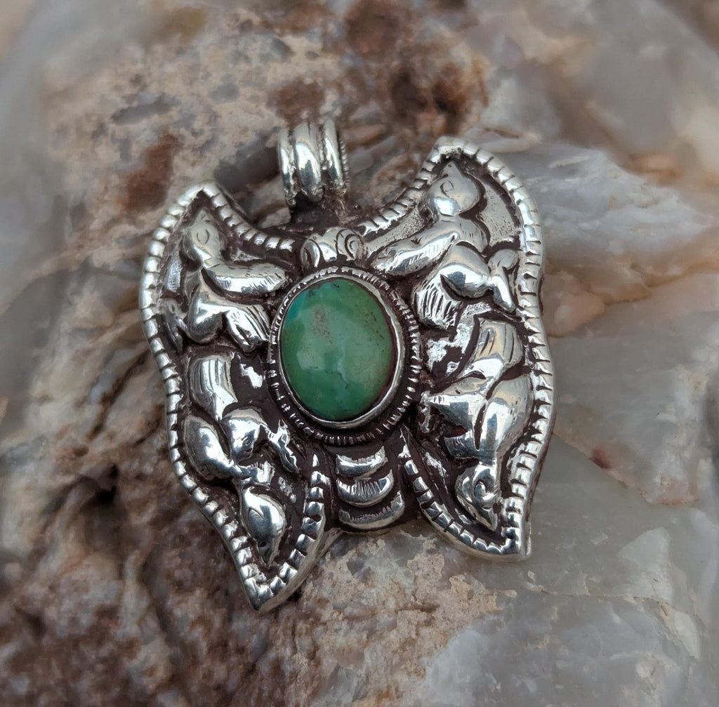 Garuda Gemstone Skull Silver Pendant Necklace.  (T1101-006.7)
