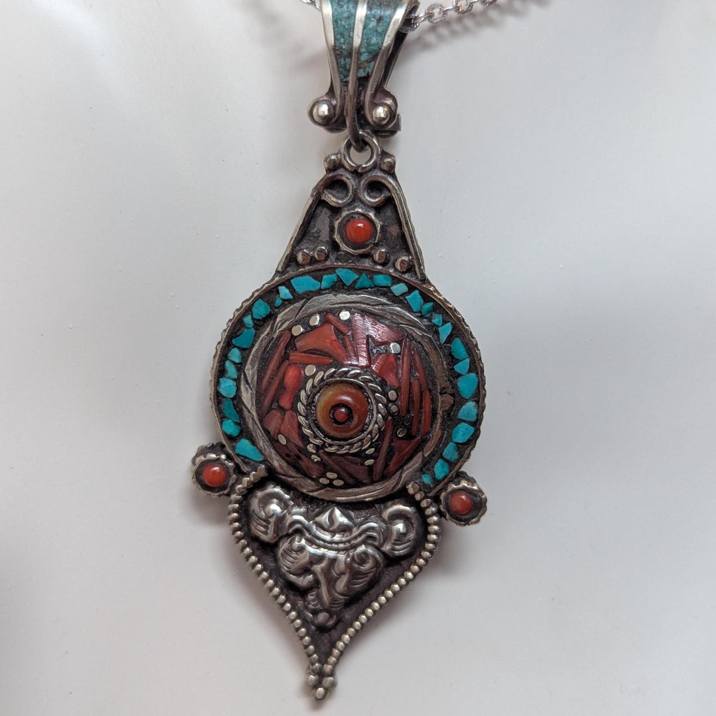 Tibetan ethnic pendant with Turquoise and red coral inlay (p6-007)