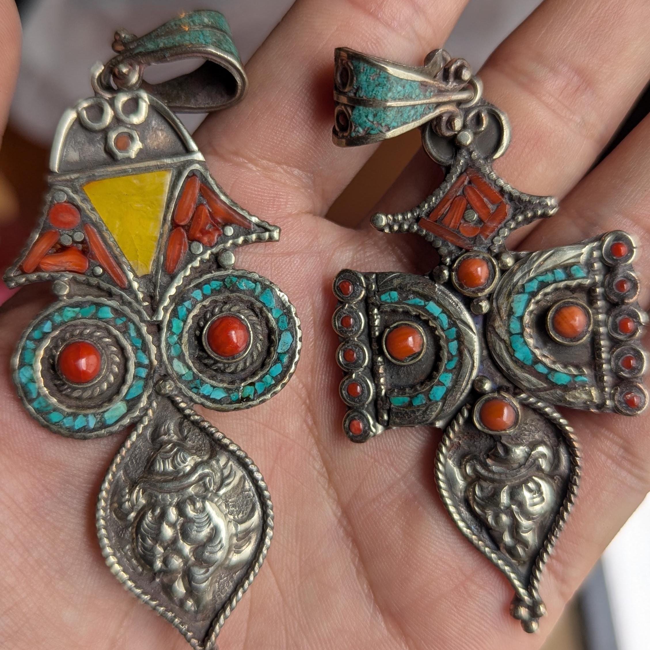 Traditional Tibetan Vintage White Brass Pendant with Turquoise, Coral and Amber (p6-001)