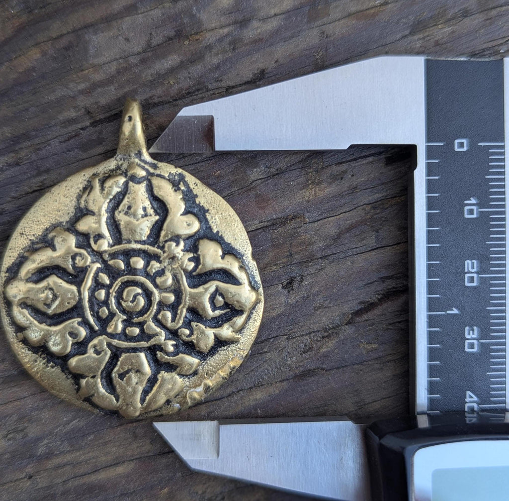 Handmade Tibetan Dorjee Medallion double-sided pendant (p6-021)