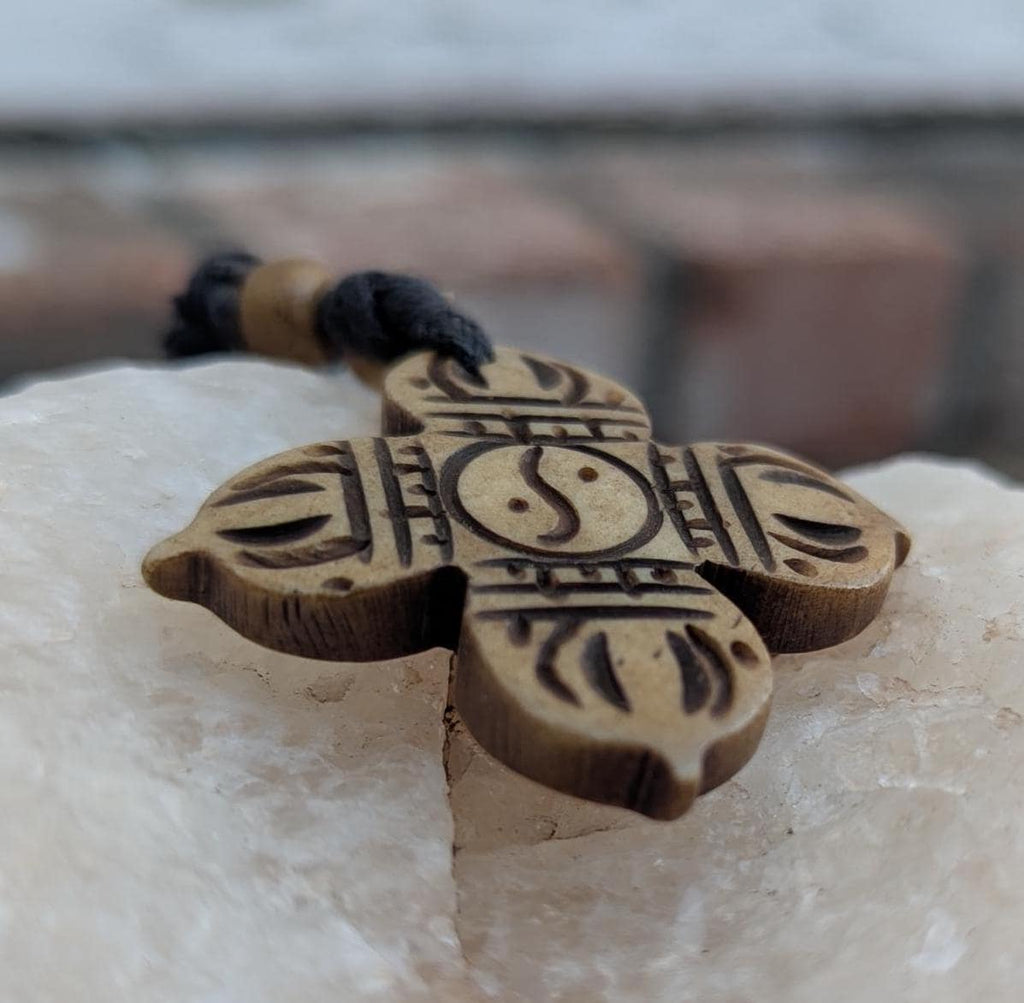 Yak bone hand-carved Dorjee Ying yang pendant (p6-041)
