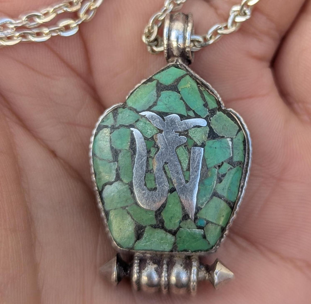 Vintage Green Turquoise silver om mani padme hum medallion pendant collection (p7-007)