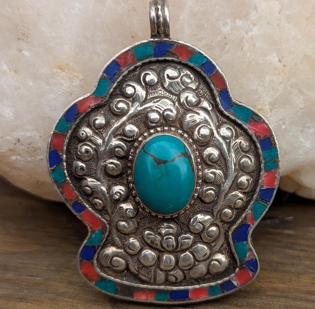 Unique white brass Tibetan medallion pendant collection with Turquoise gemstone (p7-014)