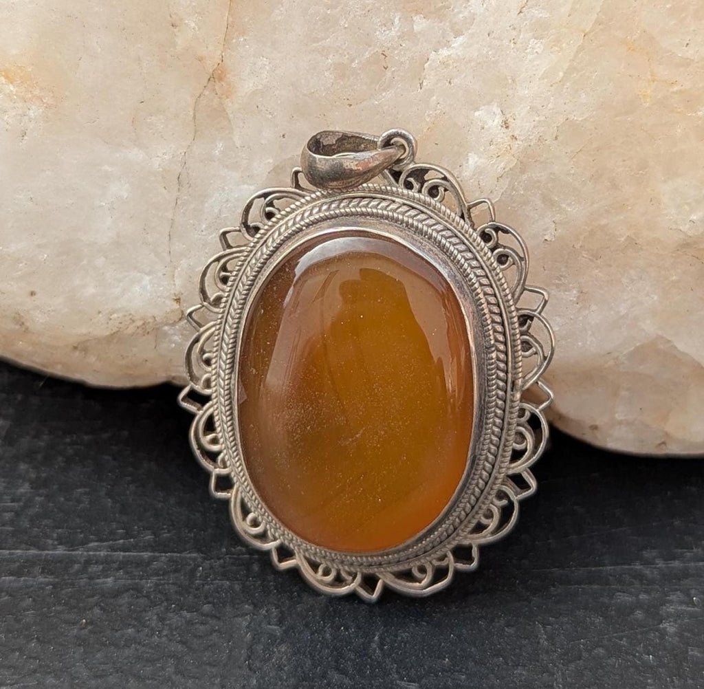 Vintage Ethnic sterling silver with Tiger's eye gemstone pendant collection (p7-017)