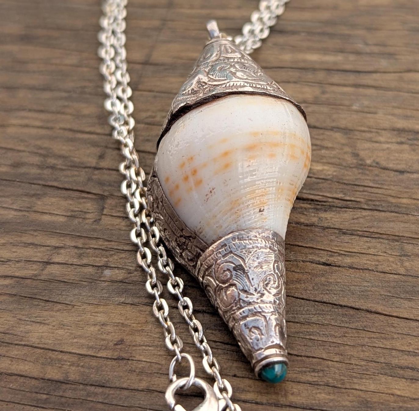 Large Handmade White Brass Tibetan Conch Shell pendant (p7-021)