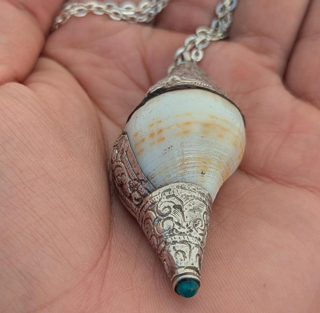 Large Handmade White Brass Tibetan Conch Shell pendant (p7-021)