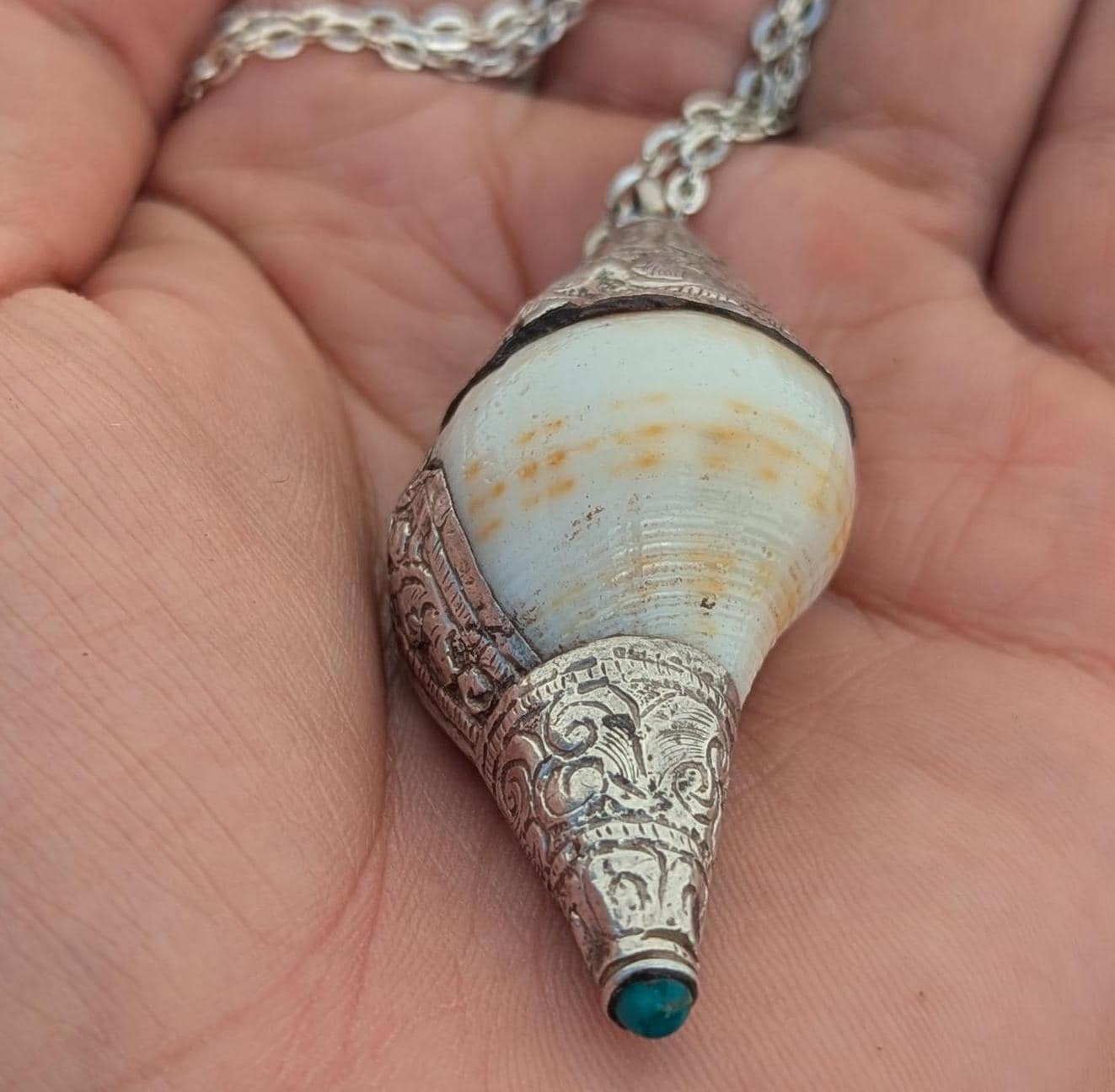 Large Handmade White Brass Tibetan Conch Shell pendant (p7-021)