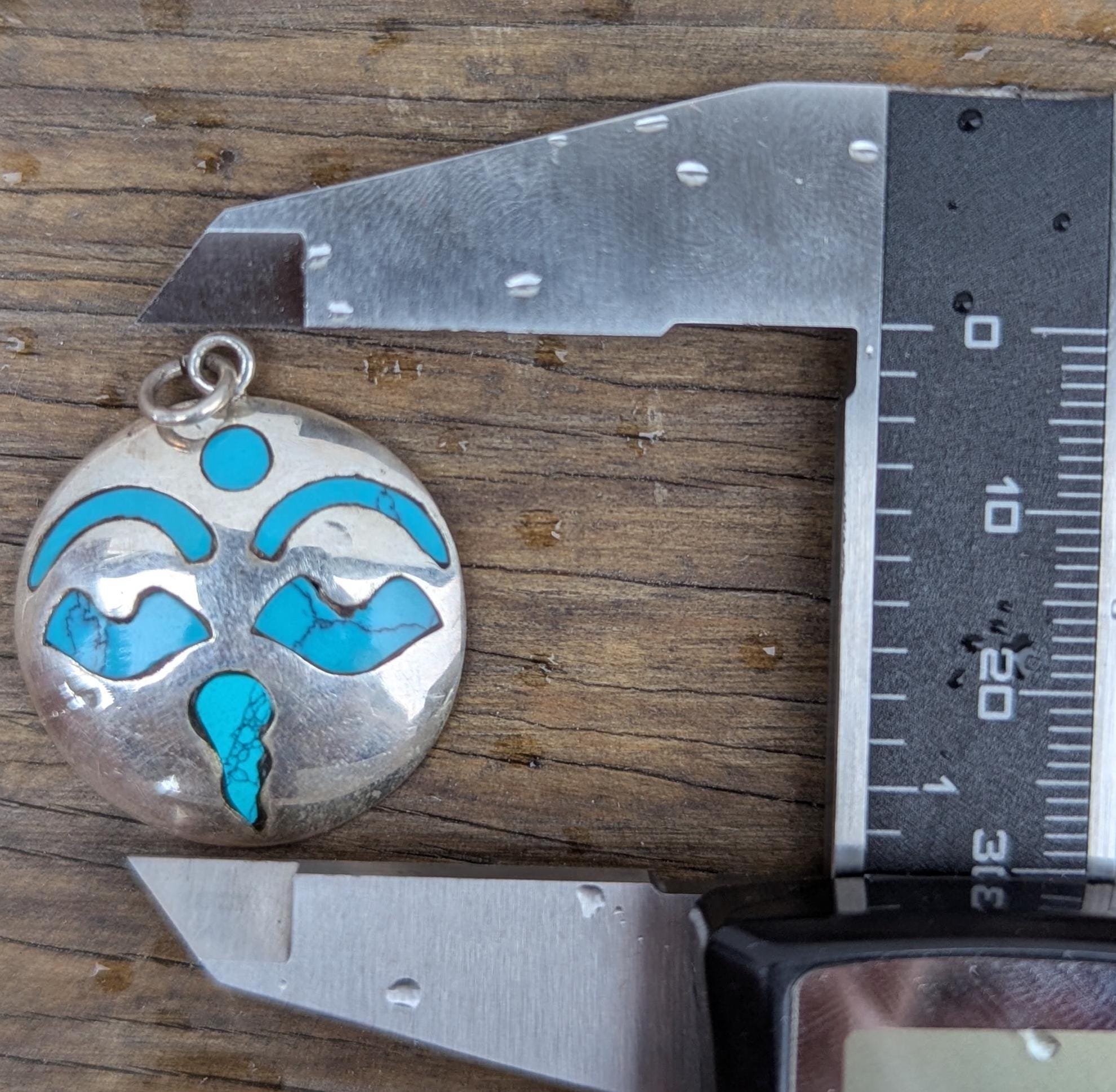 Vintage sterling silver wih turquoise inlaid Buddha Wisdom eyes medallion pendant (p7-035)