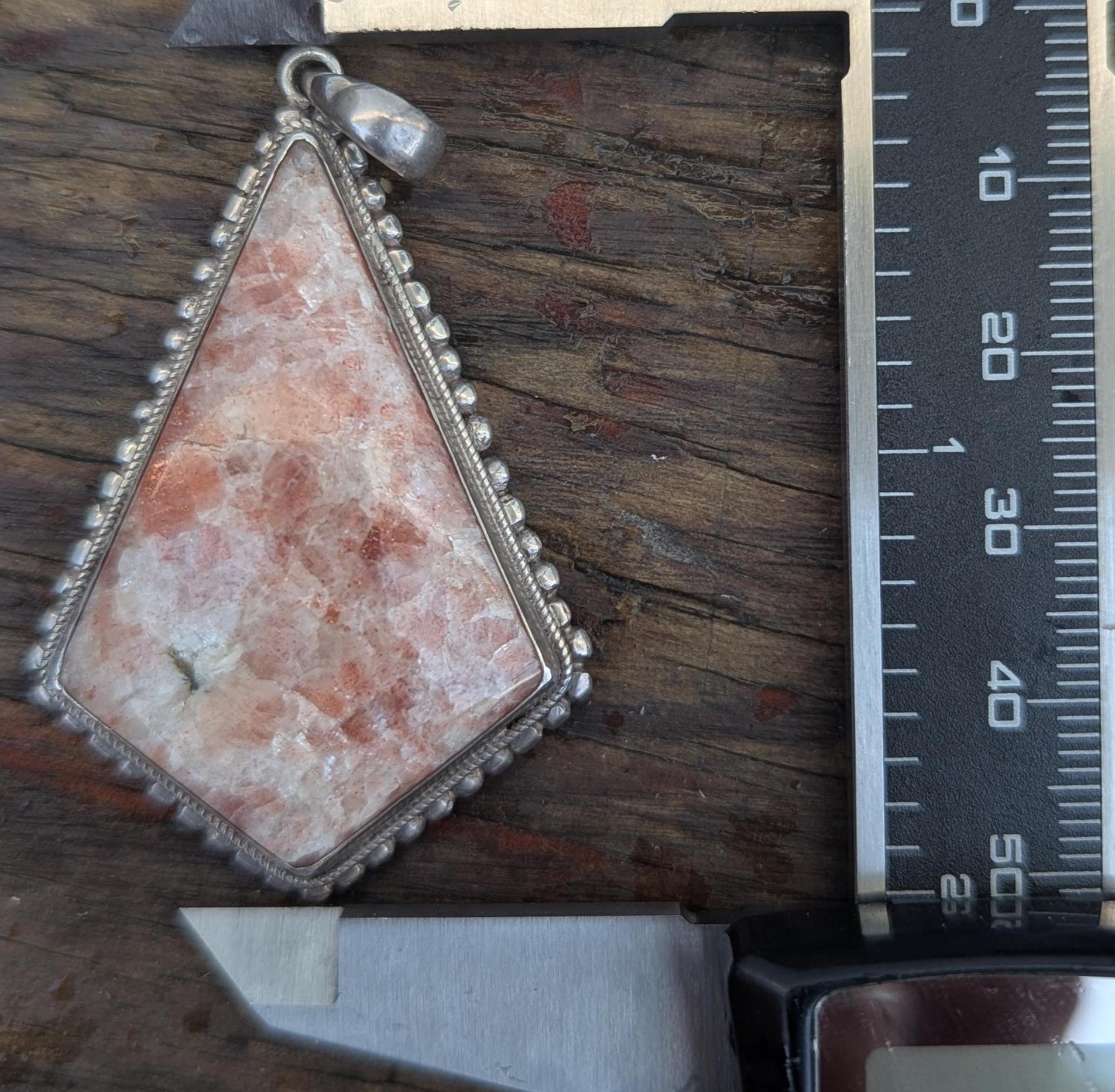 Sterling Silver Sunstone Pendant: Oval & Kite Gemstone Jewelry
