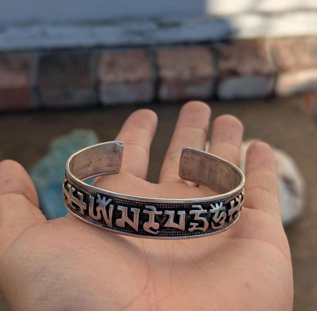 VINTAGE Tibetan Buddhist Mantra Cuff BRACELET: Om Mani Padme Hum Cuff CB-110