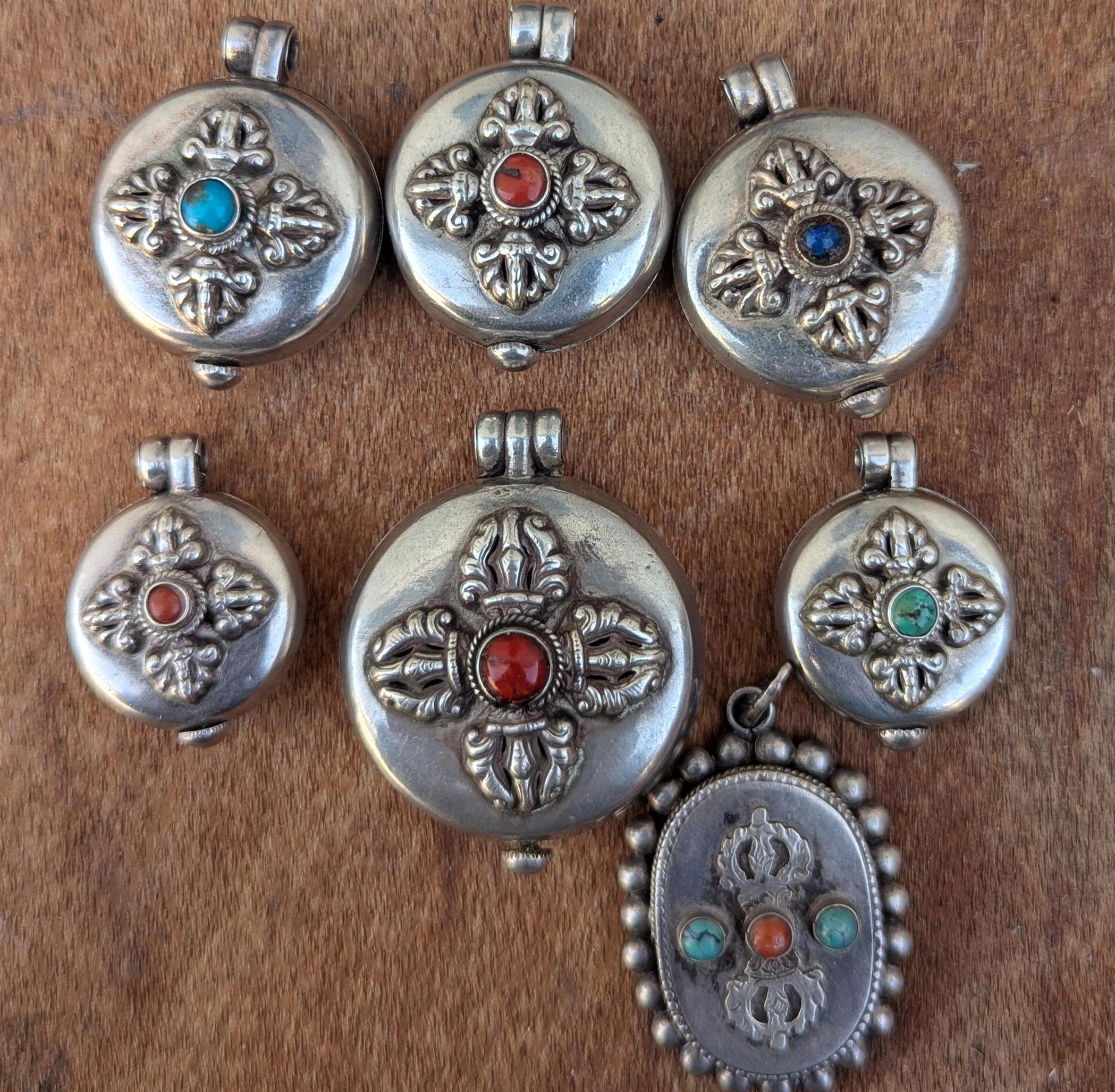Vintage Dorjee pendant collection featuring Coral, Lapis lazuli and Turquoise gemstones (p7-063)