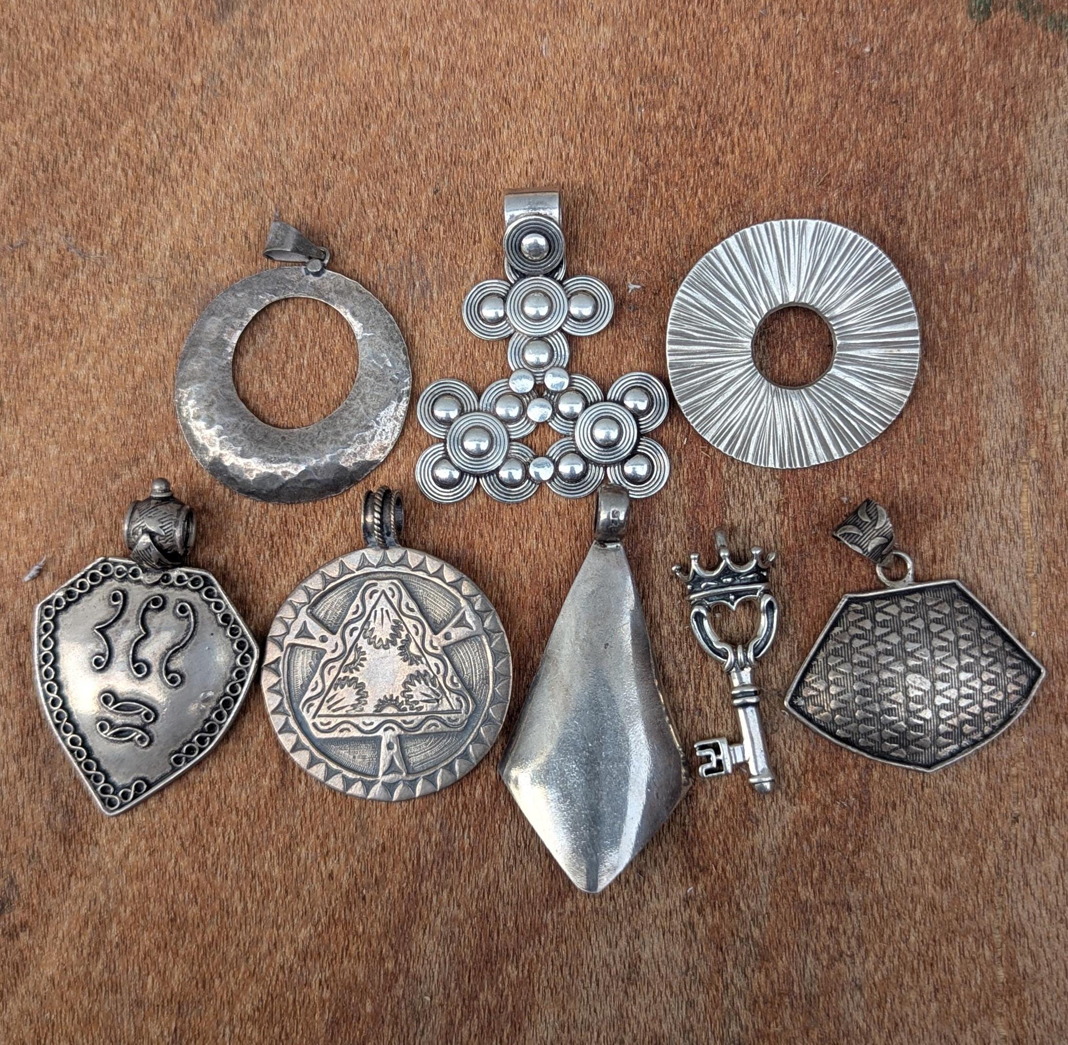 Bali sterling silver with Uniquely Designed pendant collection (p7-069)