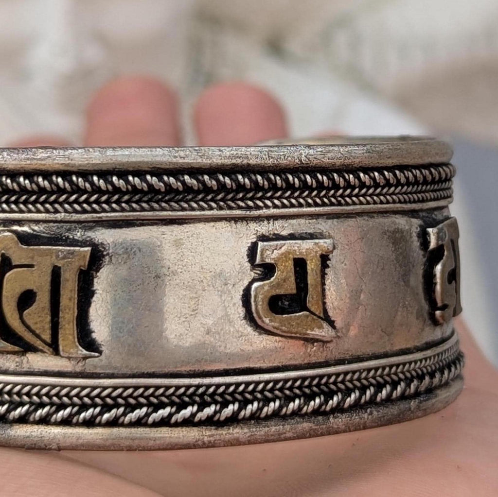 Vintage Silver Tibetan Buddhist Mantra Large Cuff Bracelet (cb-114)