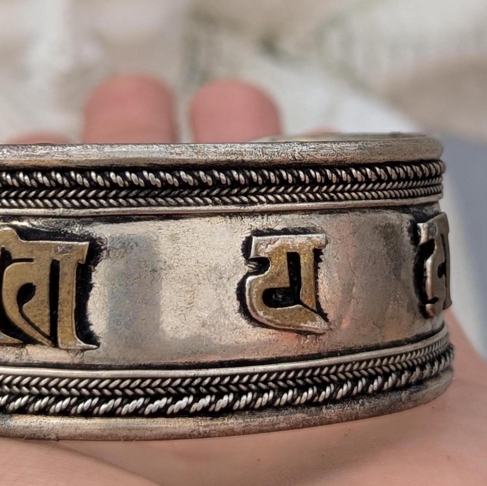 Vintage Silver Tibetan Buddhist Mantra Large Cuff Bracelet (cb-114)