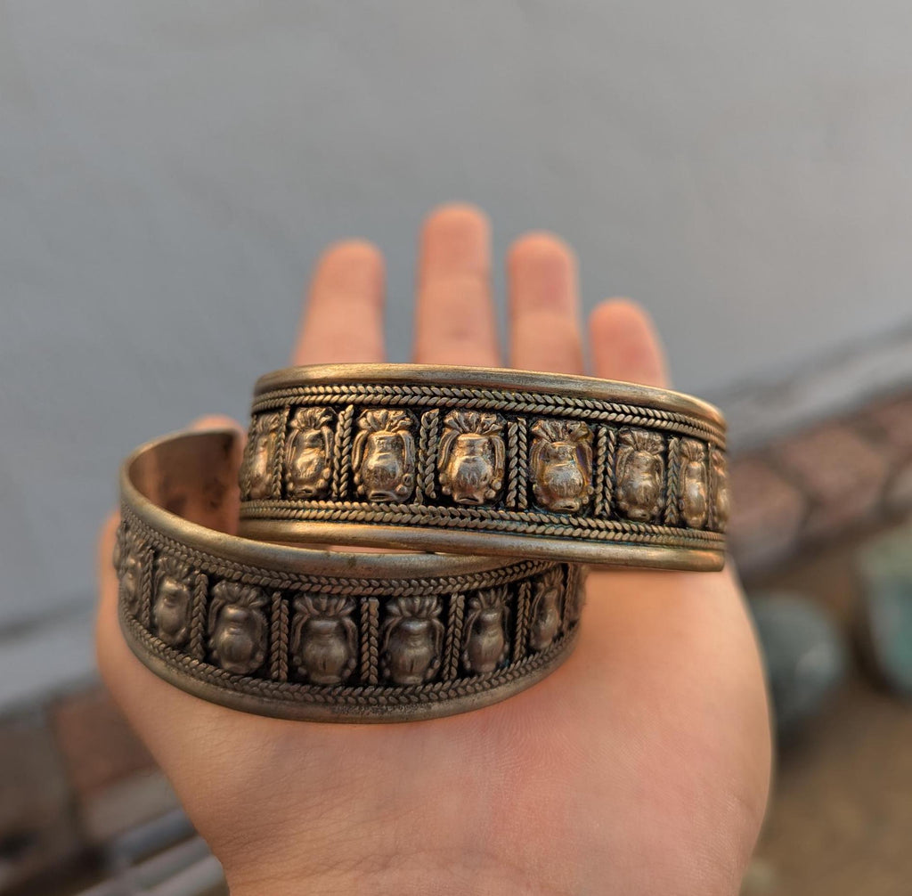 Vintage Silver Tibetan Cuff Bracelet with Buddhist flower Vase Motif (cb-135)