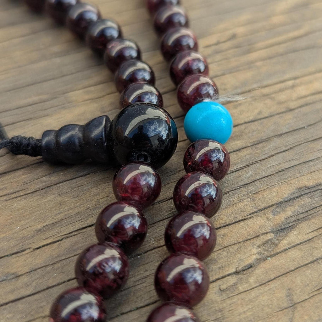 Handmade Tibetan Dark Garnet Bead Mala with Turquoise Guru Bead (bm-118)