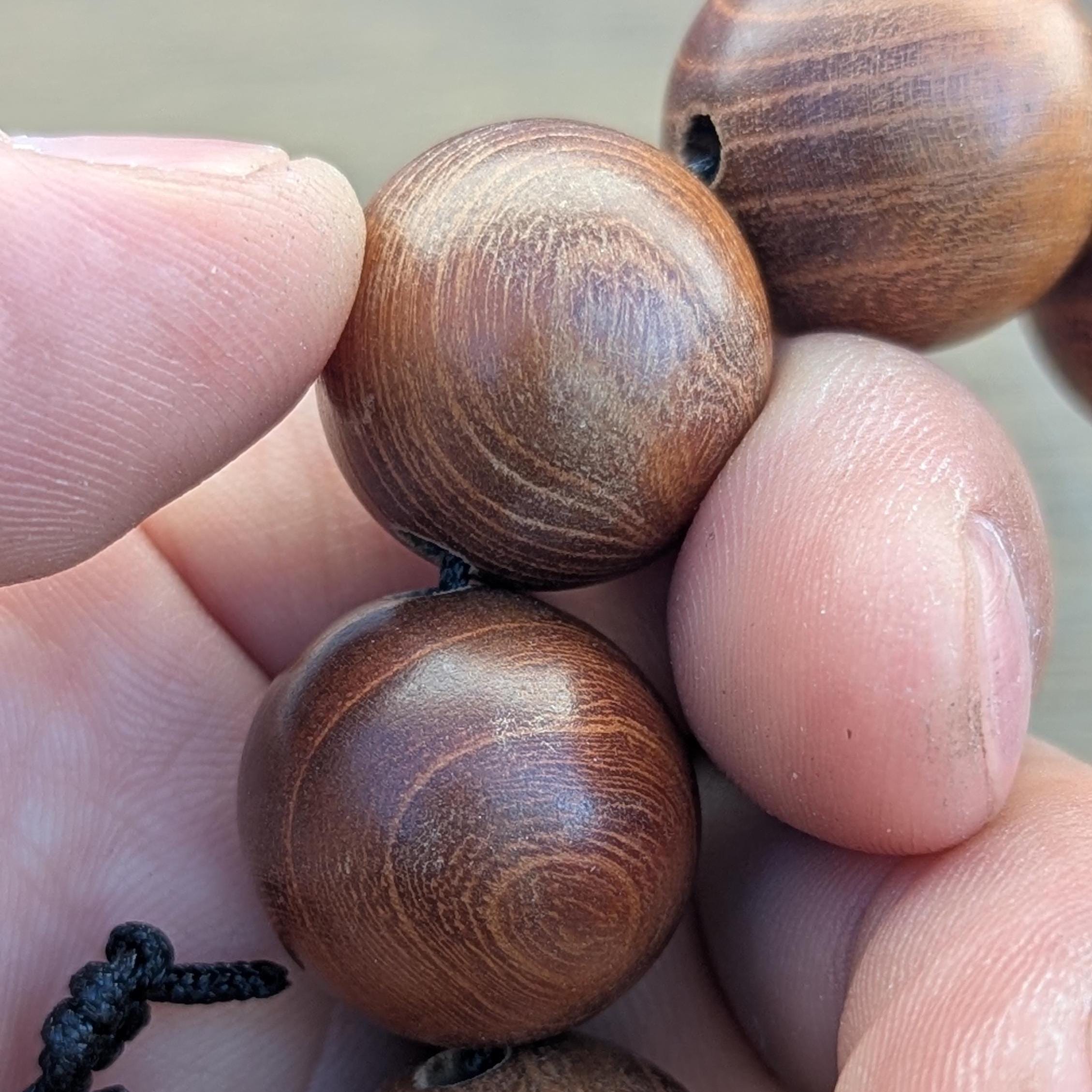Hand Carved Palisander Rosewood Bead Bracelet (20mm) BM 18