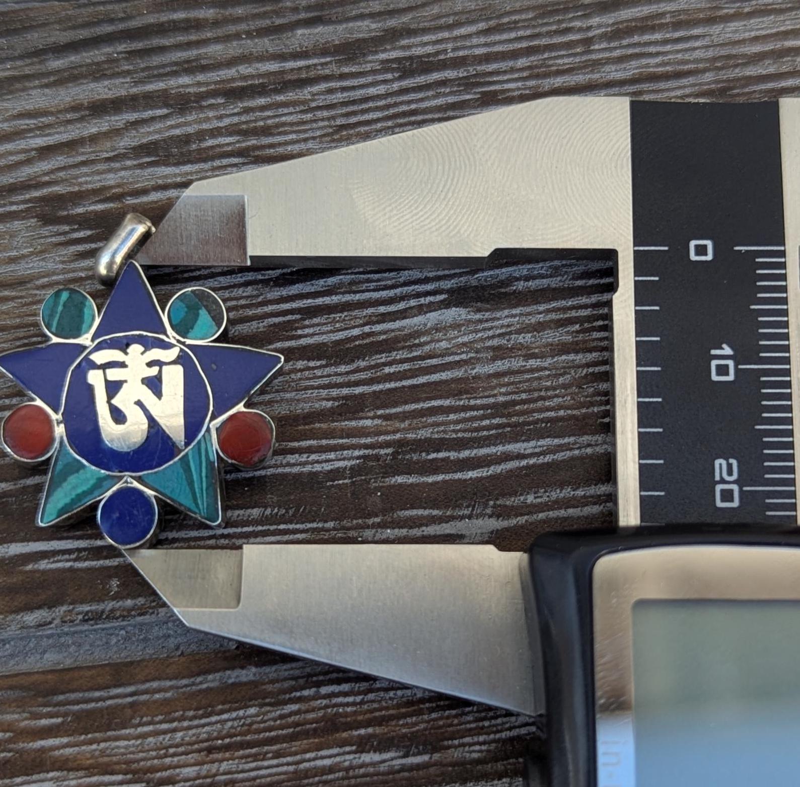 P3/68-Central Om inlay Silver Pendant of  star shape (T12-068)