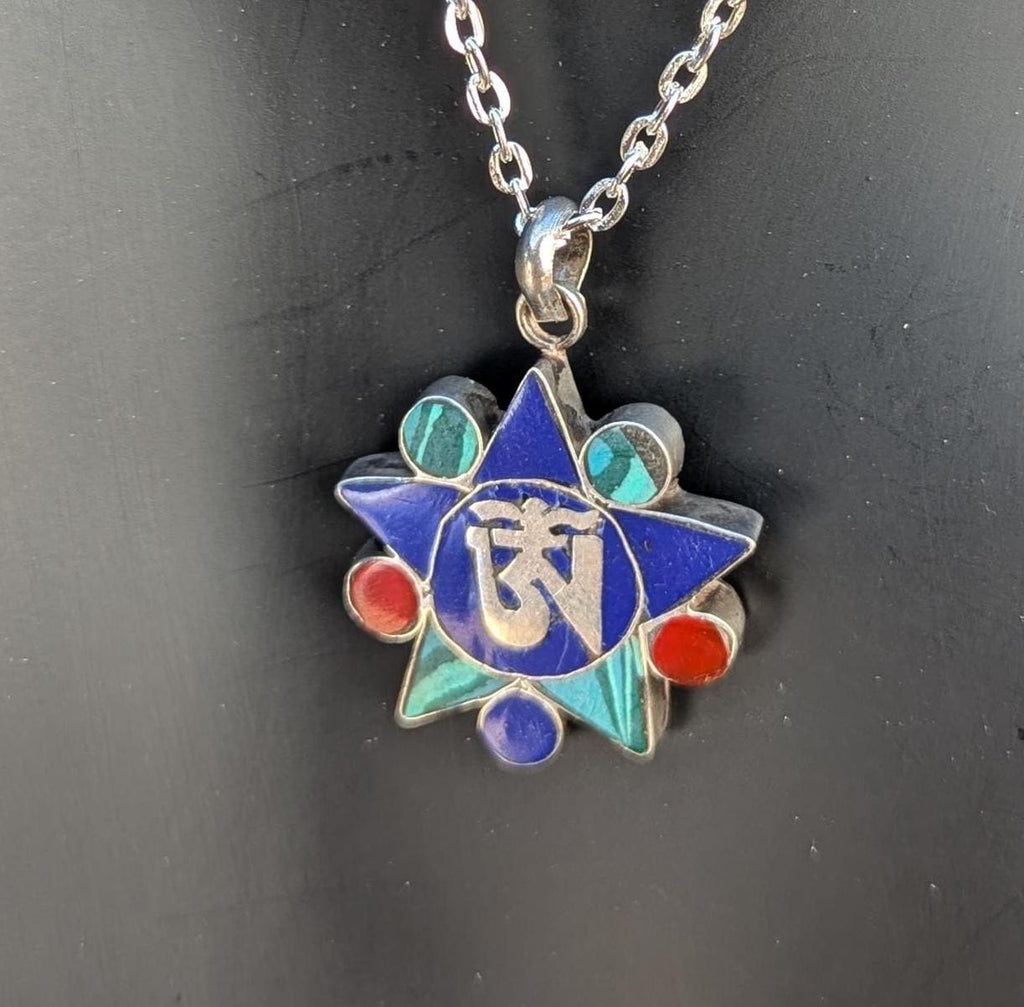 P3/68-Central Om inlay Silver Pendant of  star shape (T12-068)