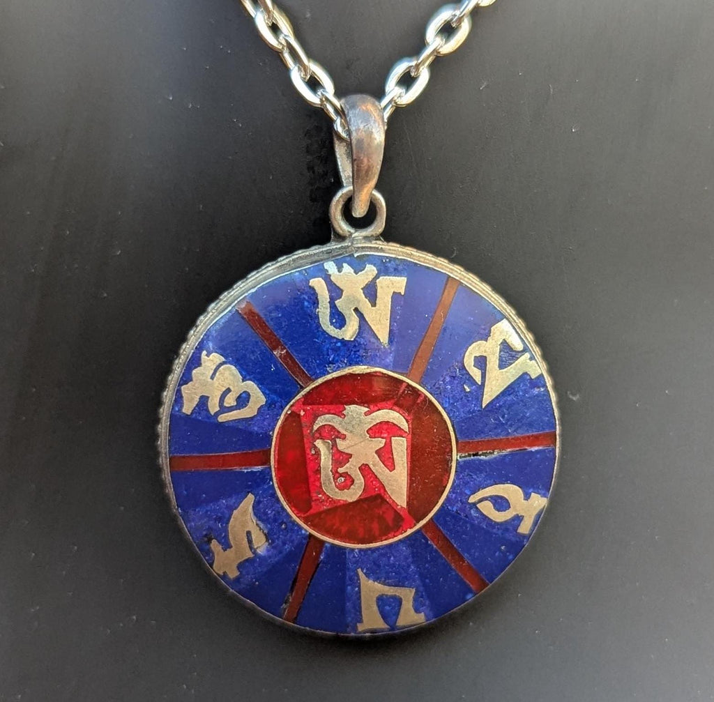 Om Mani Padme Hug, Buddhist Necklace Silver Pendant.(Central Om) (T1102-002)