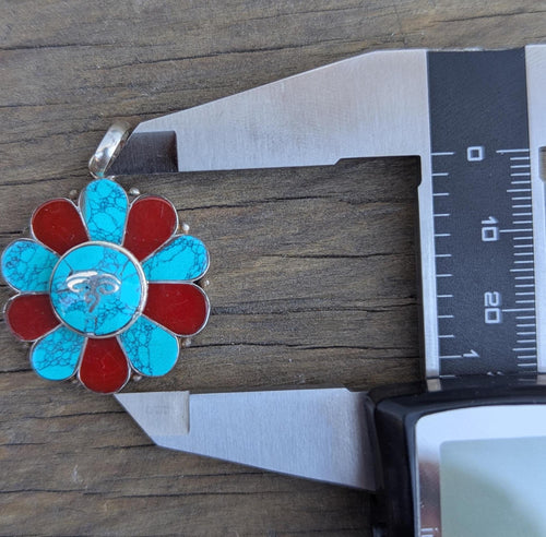 Blooming Flower inlayPendant with Turquoise and  red coral (Buddha eye in central)T1102-003