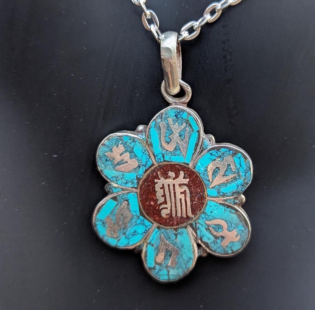 Om Mani Padme Hug, Buddhist Necklace Silver Pendant.  (T1101-006.12)