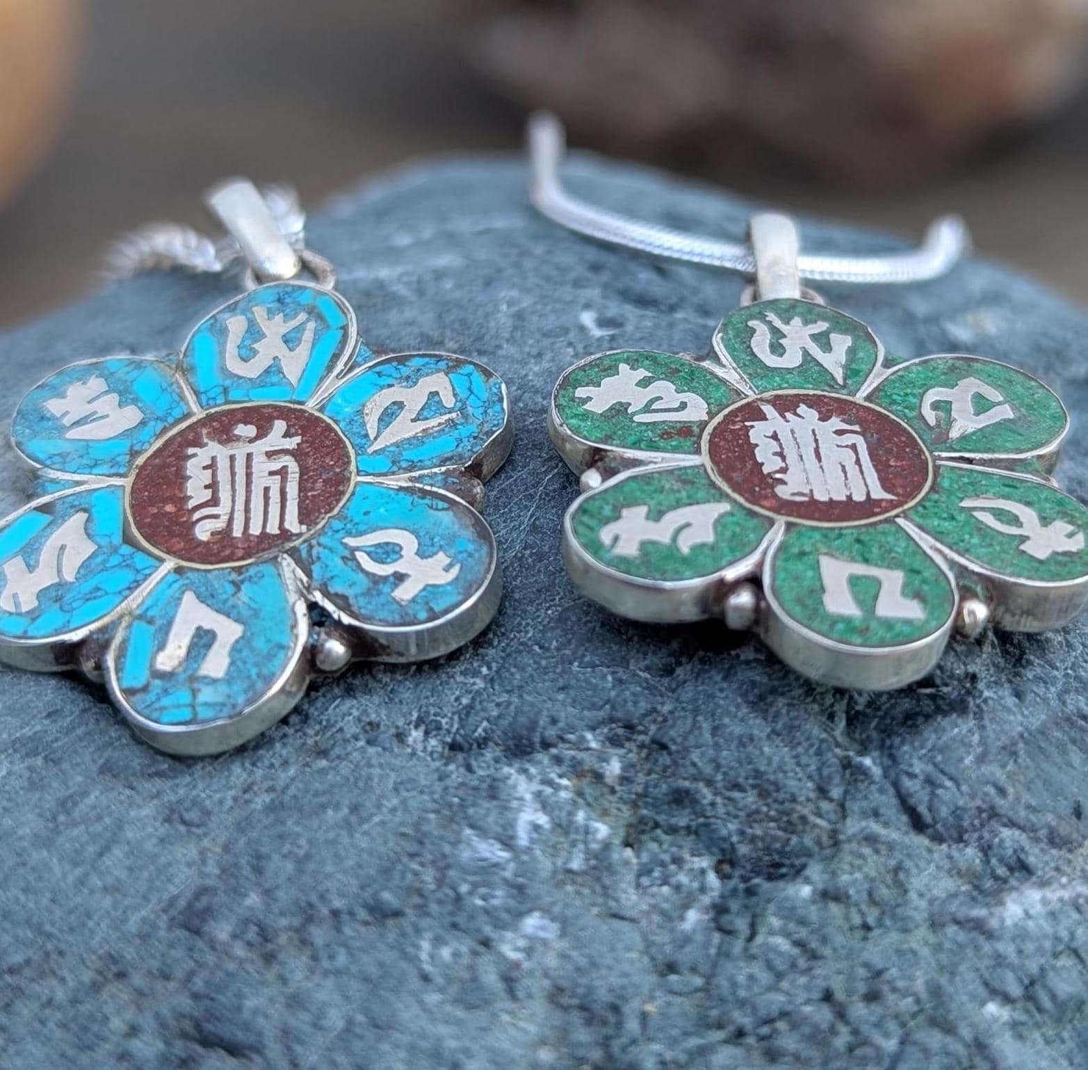 Om Mani Padme Hug, Buddhist Necklace Silver Pendant.  (T1101-006.12)