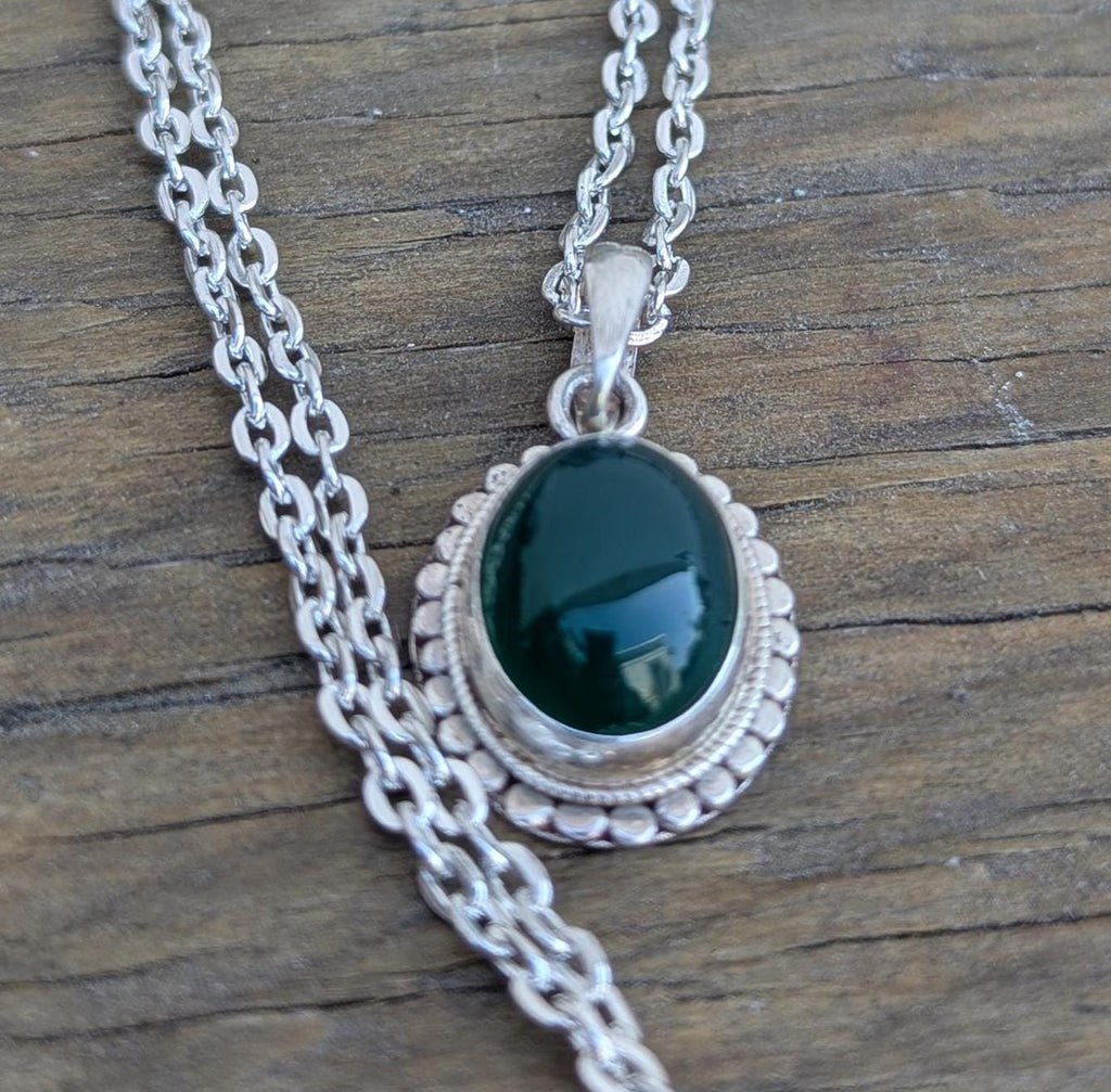 Green Aqeeq Oval Shape Silver Gemstone Pendant Gift Pendant.(T1102-011)